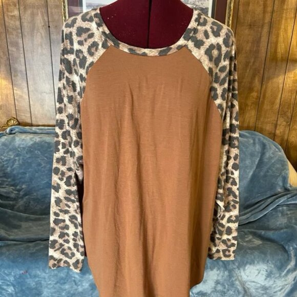 Zenana Outfitters Tops - Womens top